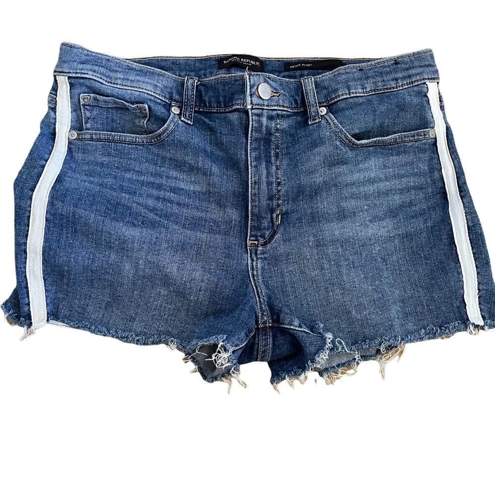 Banana Republic ~ mid rise 3” denim shorts ~ side stripe ~ size 31